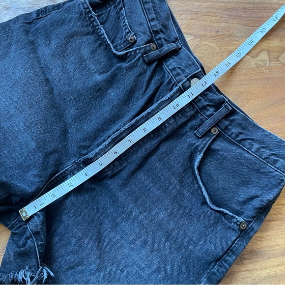 Agolde Distressed Black Non-Stretch Cotton Denim Shorts Dee High Rise - Picture 13 of 14